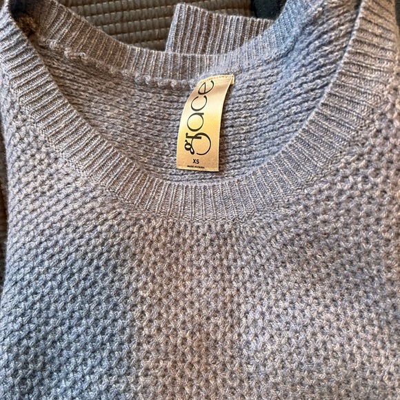 Sweater bundle - Picture 2 of 3